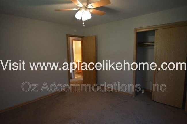 Building Photo - 7820 Arlington Ave