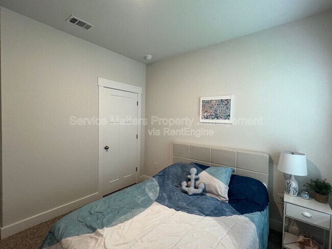 Building Photo - 5881 Cactus Dr