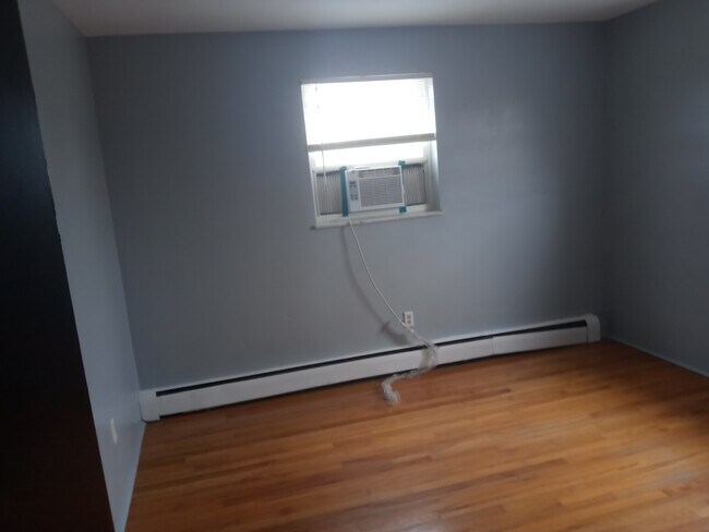 Building Photo - 5886 Shadymist Ln