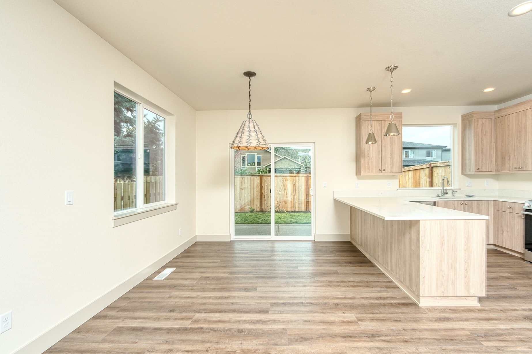 Building Photo - 1319 Oppek St NE