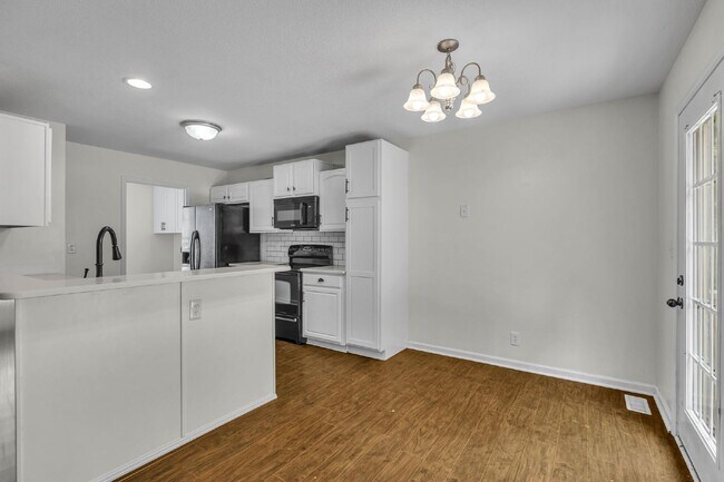 Building Photo - 2701 Hidden Ridge Ct