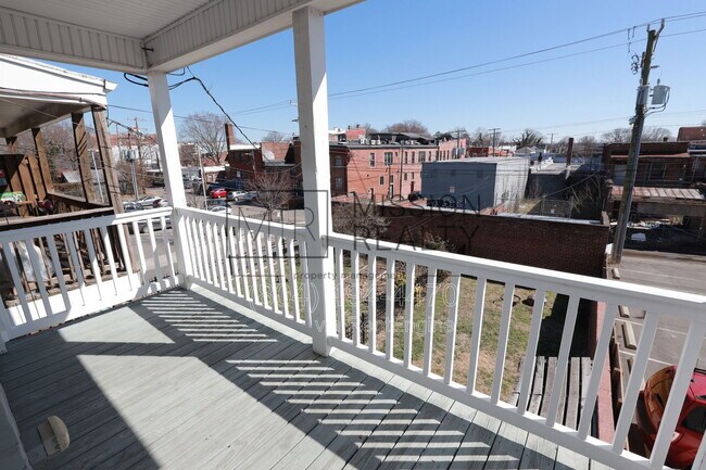 Building Photo - 1402 Bainbridge St
