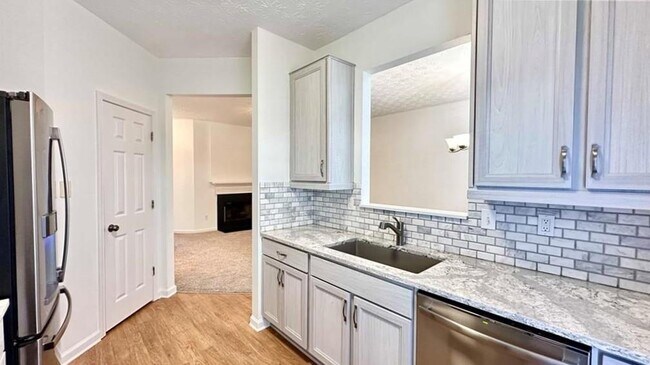 Building Photo - 6243 Shoreview Cir