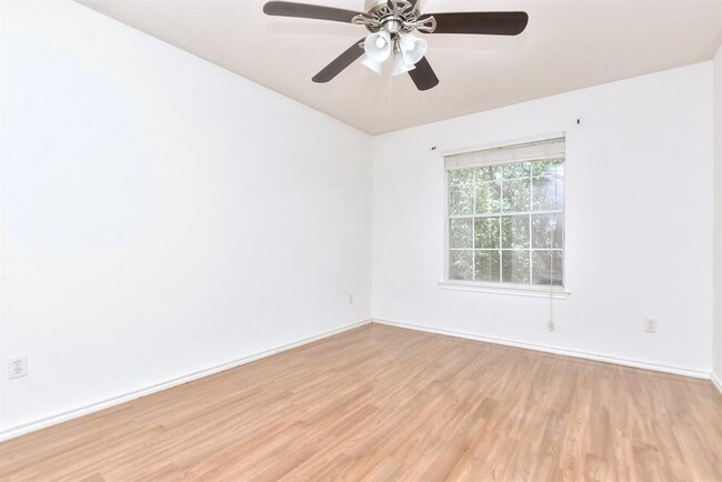 Building Photo - 233 Brandons Way