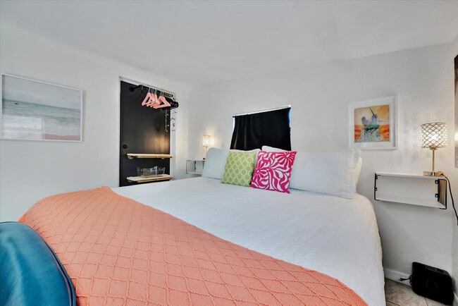 Building Photo - 5025 9th Ave S