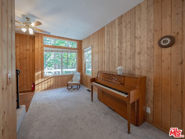 Building Photo - 233 Corona Cir