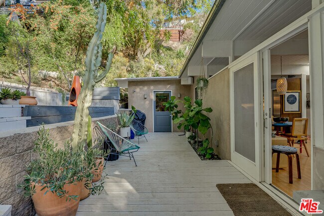 Building Photo - 7979 W Willow Glen Rd