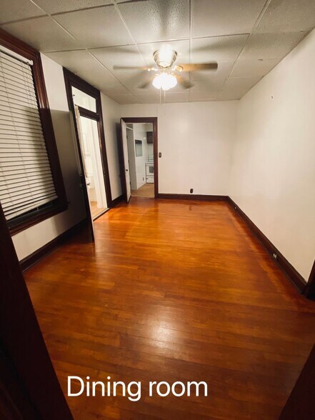 Building Photo - 1315 N George St