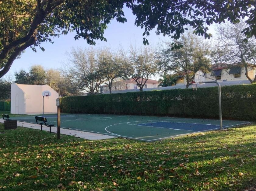 Building Photo - 2650 Greenwood Ter