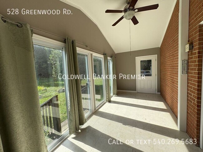 Building Photo - 528 Greenwood Rd