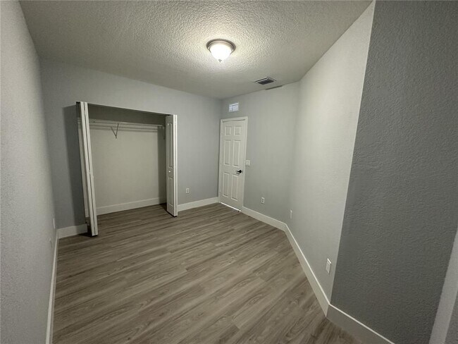 Building Photo - 2764 SW 83rd Ave