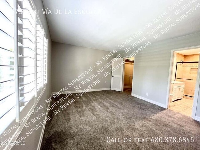 Building Photo - 8573 E Vía De La Escuela