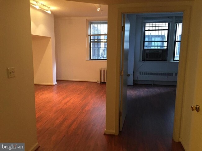 Building Photo - 1324 Locust St