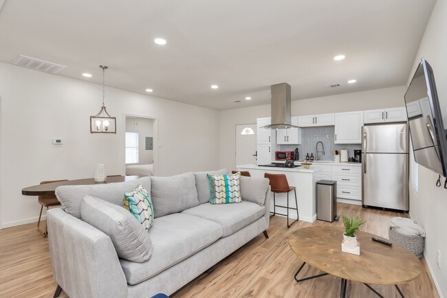 Building Photo - 1812 Wheeler Ave