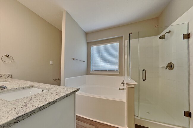 Building Photo - 2200 Jefferson Crossing Dr