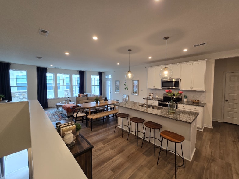 Building Photo - 3925 Maze Runner Dr