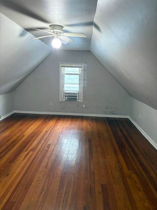 Building Photo - 1559 Ambrose Ave