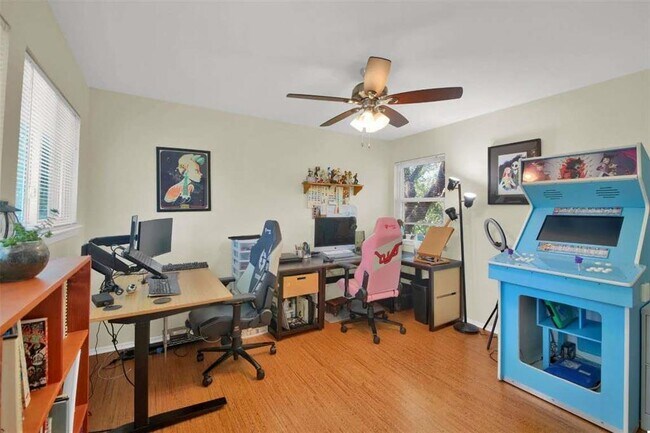 Building Photo - 11510 Oak Knoll Dr
