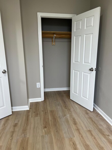 Building Photo - 38 Winans St