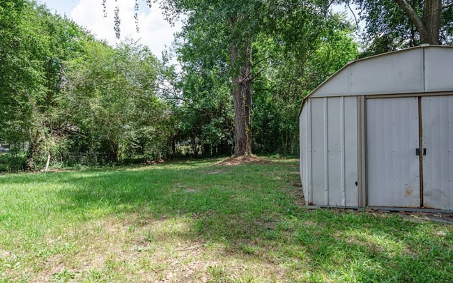 Building Photo - 2114 Amber Dr