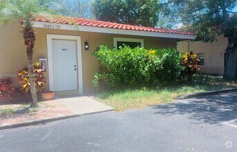 Building Photo - 10871 NW 45th St