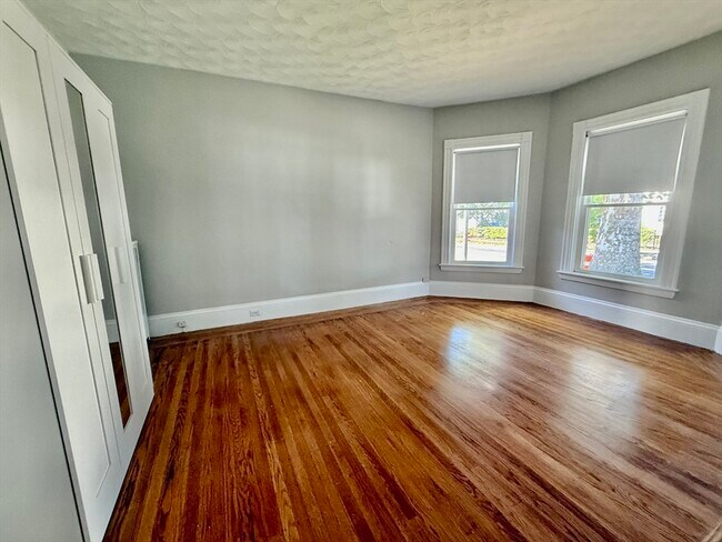 Building Photo - 31 Park St