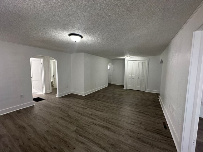 Building Photo - 2 bed 1 bath in Marshfield