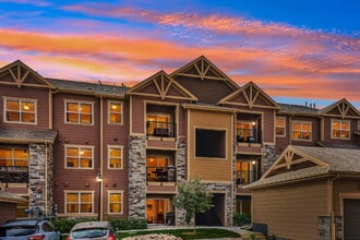 Building Photo - "Charming 2-Bed, 2-Bath Condo Retreat in Littleton - 870 Sq Ft of Cozy Elegance!"