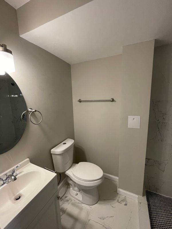 Building Photo - 290 Hilltop Ln