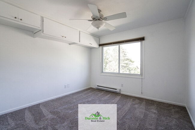 Building Photo - 10640 N Ivy Ct