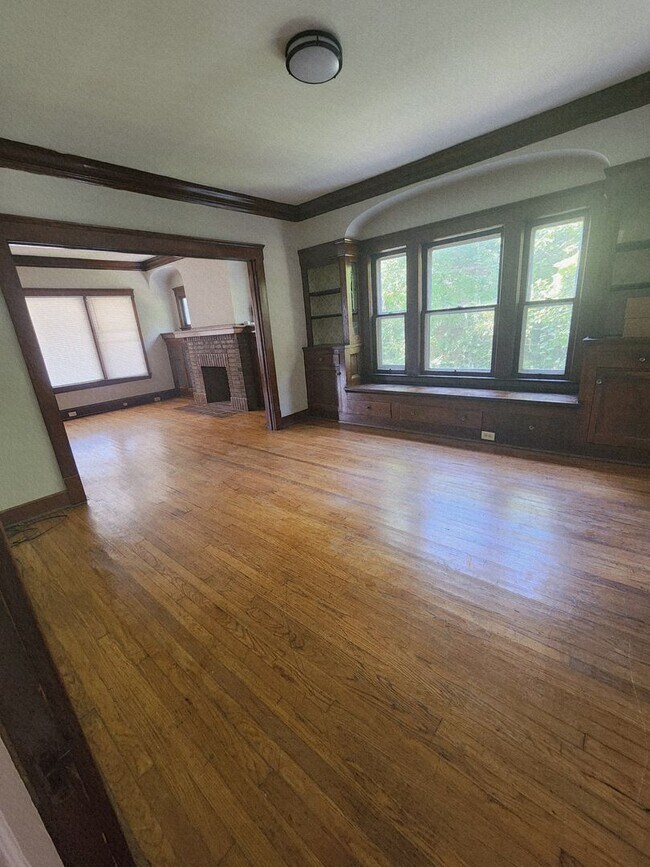 Building Photo - 126th,E.2681