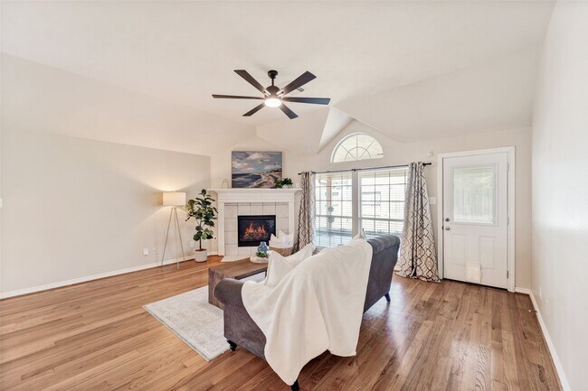 Building Photo - 22914 Cove Timbers Ct