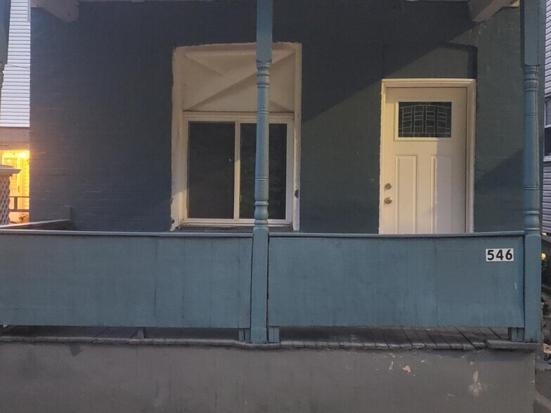 Building Photo - 546 Railroad St