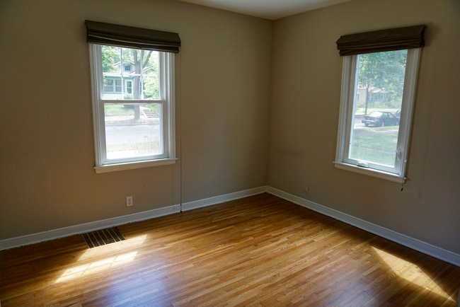 Building Photo - Affordable 4 Bedroom House - Close to U of...