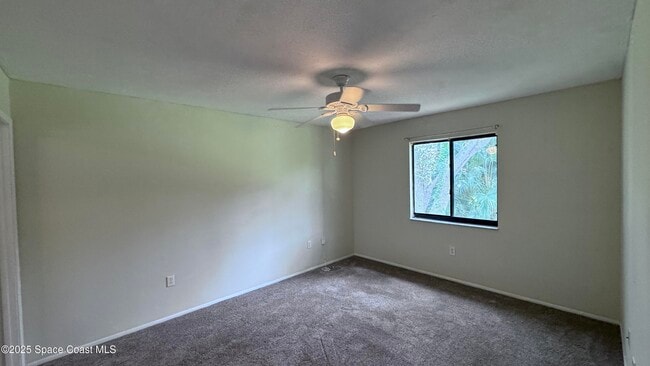 Building Photo - 2216 Flower Tree Cir