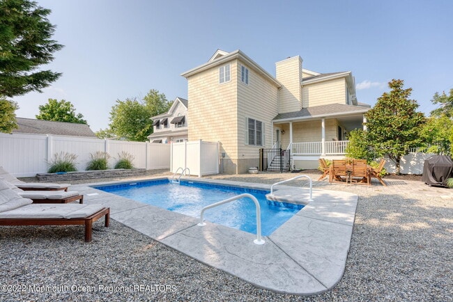 Building Photo - 322 Broadway