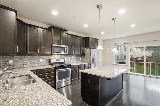 Building Photo - 8605 Sweet Rose Ct