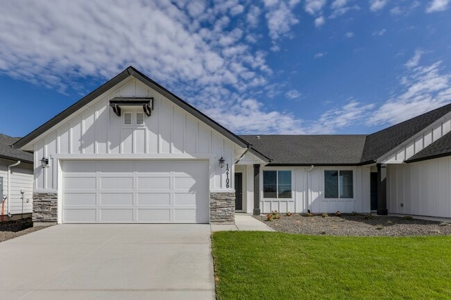 Building Photo - Adorable and affordable Duplex for rent in...