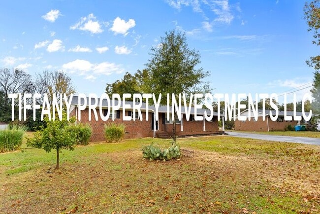 Building Photo - 317 Amon Ln