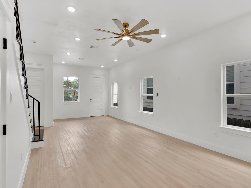 Building Photo - 1311 E 33rd St