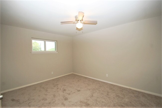 Building Photo - 9733 Neuens Rd
