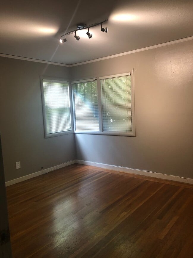 Building Photo - Cute Sacramento Home - Photos Coming Soon