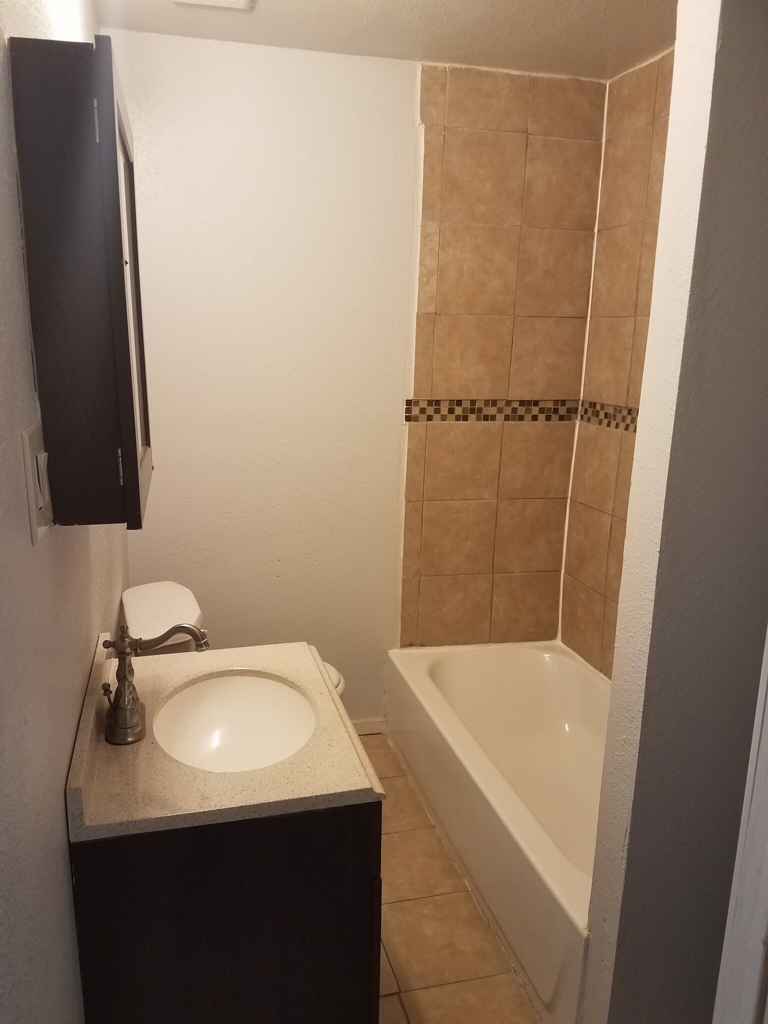 Building Photo - 420 W Crockett St