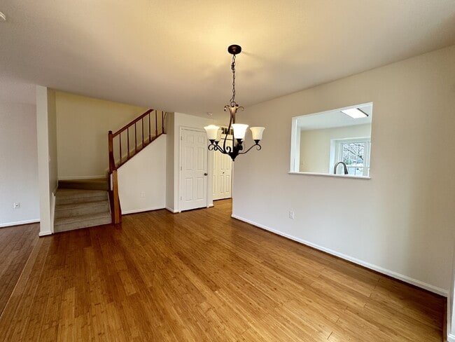 Building Photo - Townhouse with Woods Views and Community Amenities in Centreville