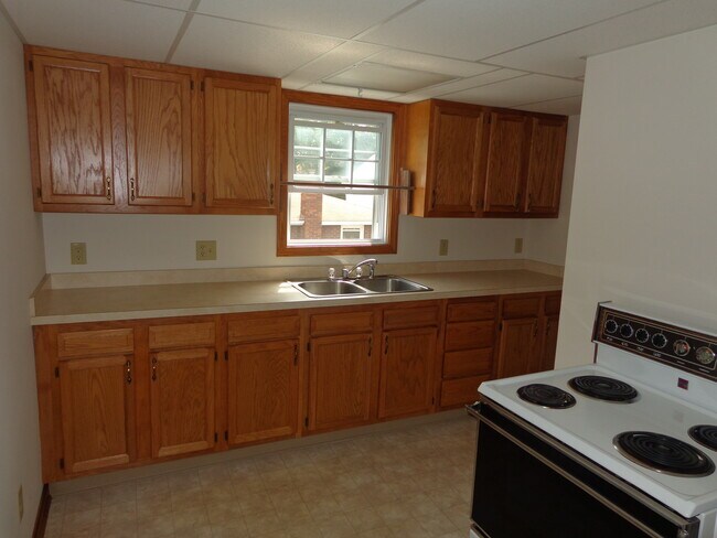 Kitchen - 8475 Cleveland Ave NW