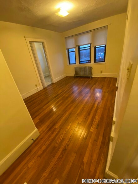 Building Photo - 63 Fellsway W