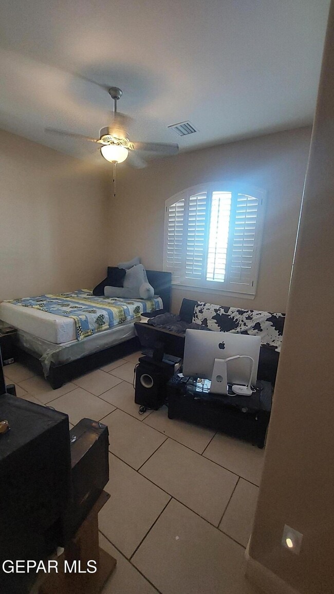 Building Photo - 13076 Cozy Cove Ave