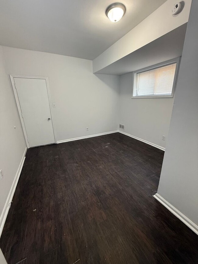 Building Photo - Freshly updated 2-bedroom unit, $1,500.00, Southbridge neighborhood, Wilmington