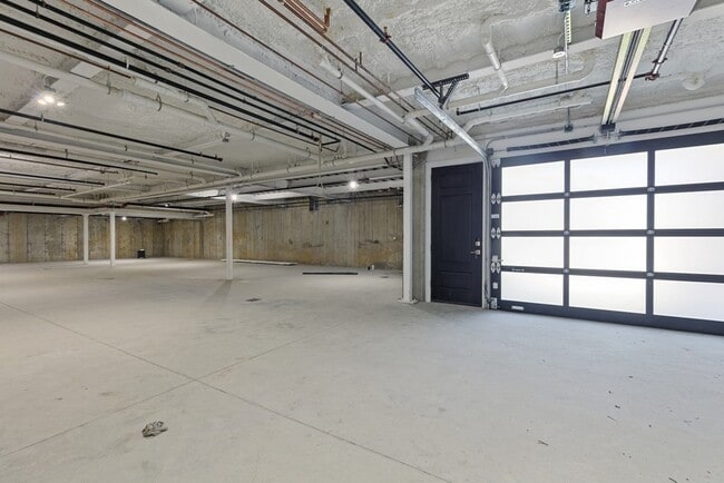 Building Photo - 88 Dover St