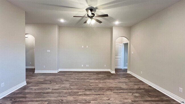 Building Photo - 6110 Coles Ln